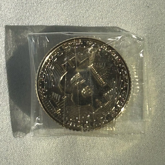 Zuru Mini Brands Bitcoin - Picture 4 of 4